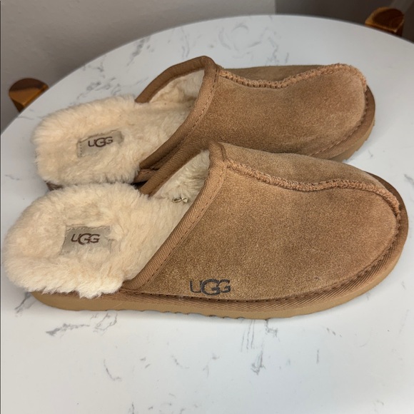 UGG Kids Keegan Brown Chestnut Slippers with Cream Lining - Kids youth 3 - Picture 9 of 14